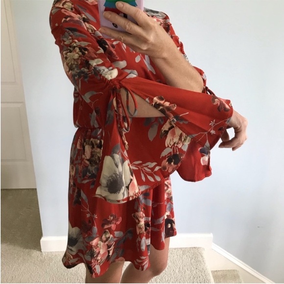 Floral Bell Sleeve Mini Dress - Picture 5 of 7